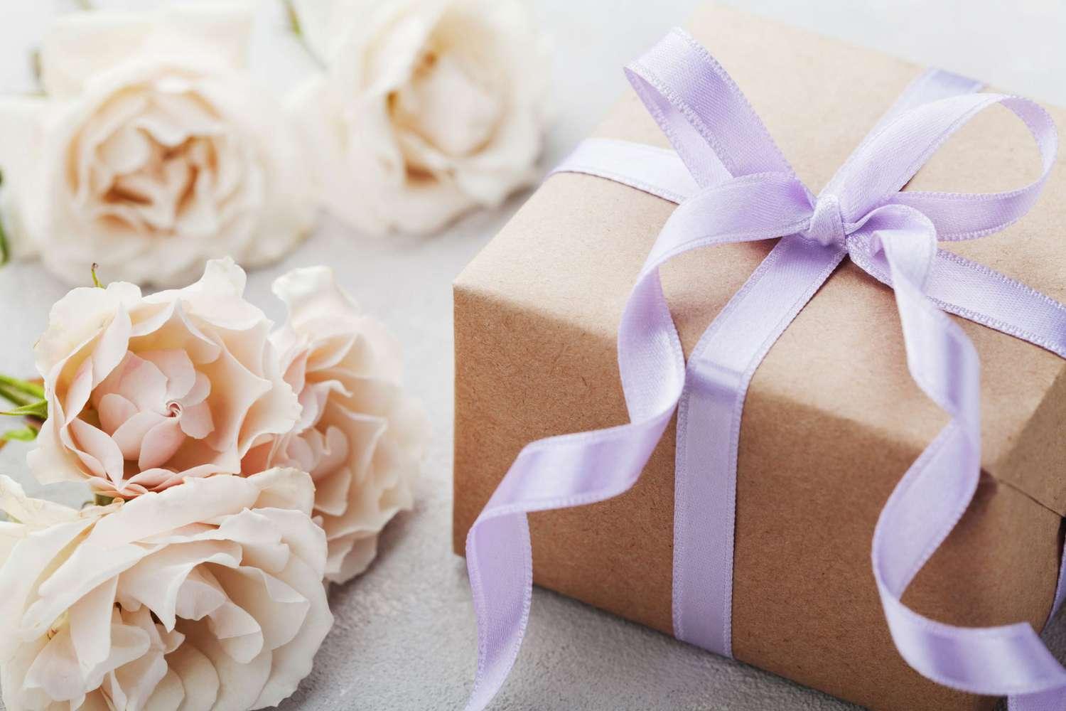 Wedding Gifts For Her - Luxurious Weddings