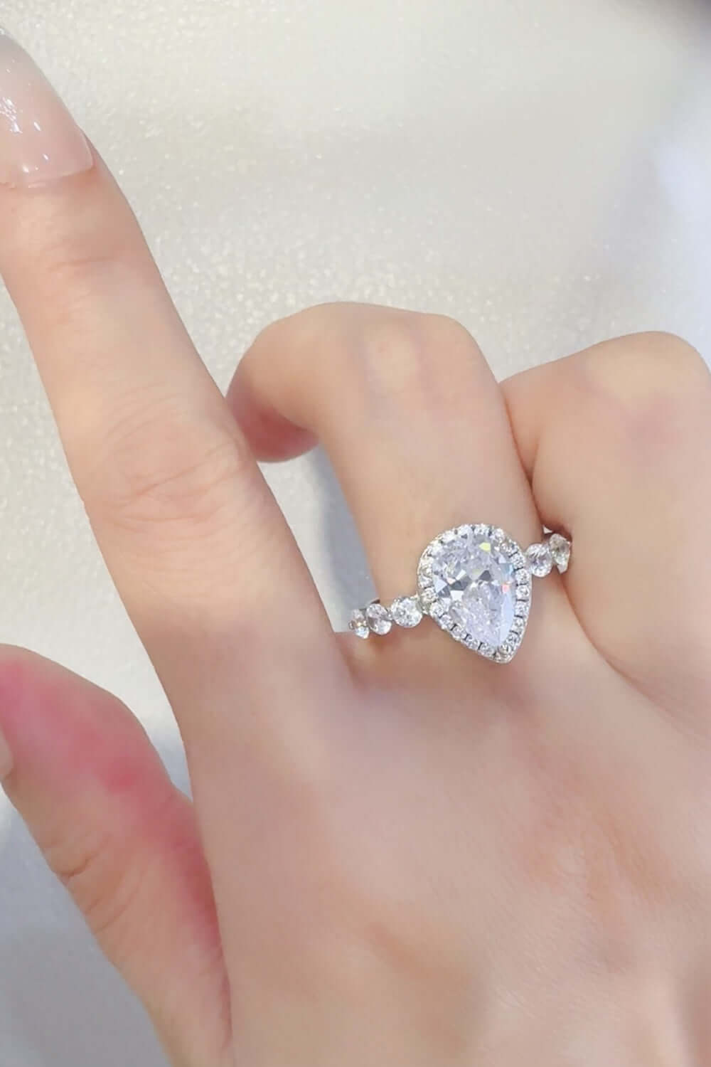 2 Carat Moissanite 925 Sterling Silver Ring Jewelry Luxurious Weddings