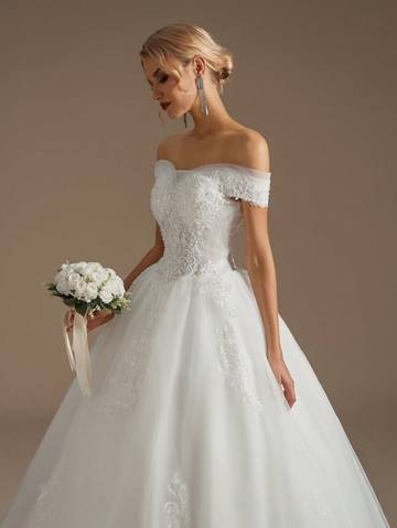 Elegant Appliqué Boat Neck Wedding Dress Wedding Dresses Luxurious Weddings