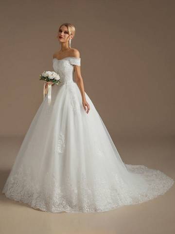 Elegant Appliqué Boat Neck Wedding Dress Wedding Dresses Luxurious Weddings