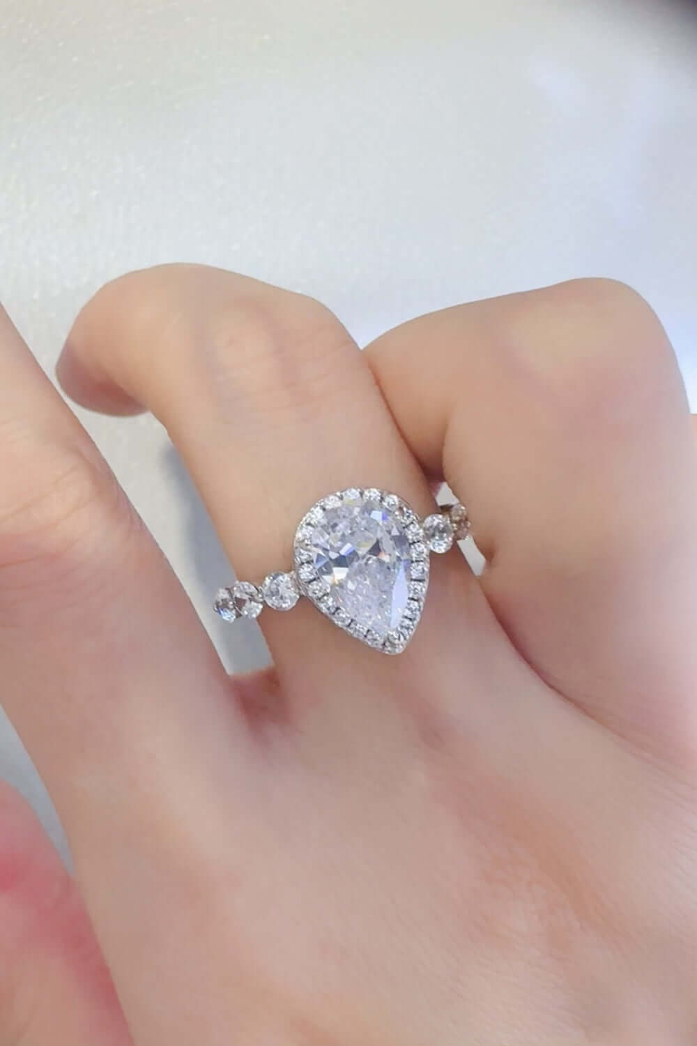 2 Carat Moissanite 925 Sterling Silver Ring Jewelry Luxurious Weddings