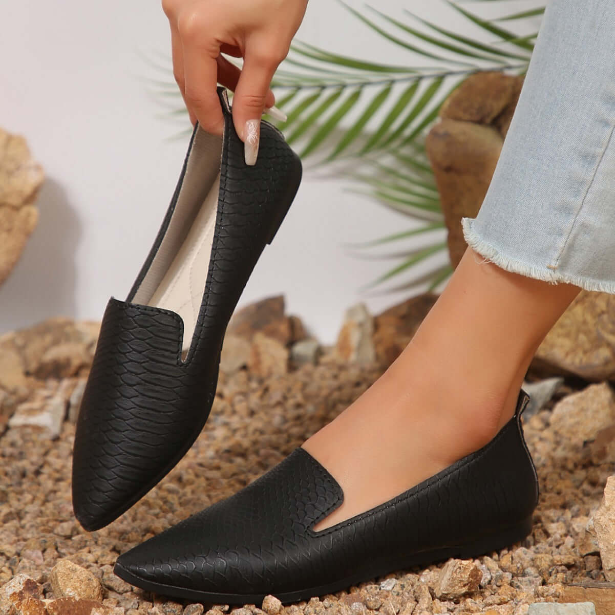 Snake Print Pointed Toe Slip-Ons flats Luxurious Weddings