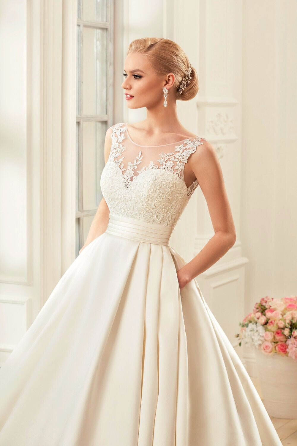 Satin white & Ivory elegant Bridal Dress Open Back Wedding Dress Satin wedding Sress Luxurious Weddings