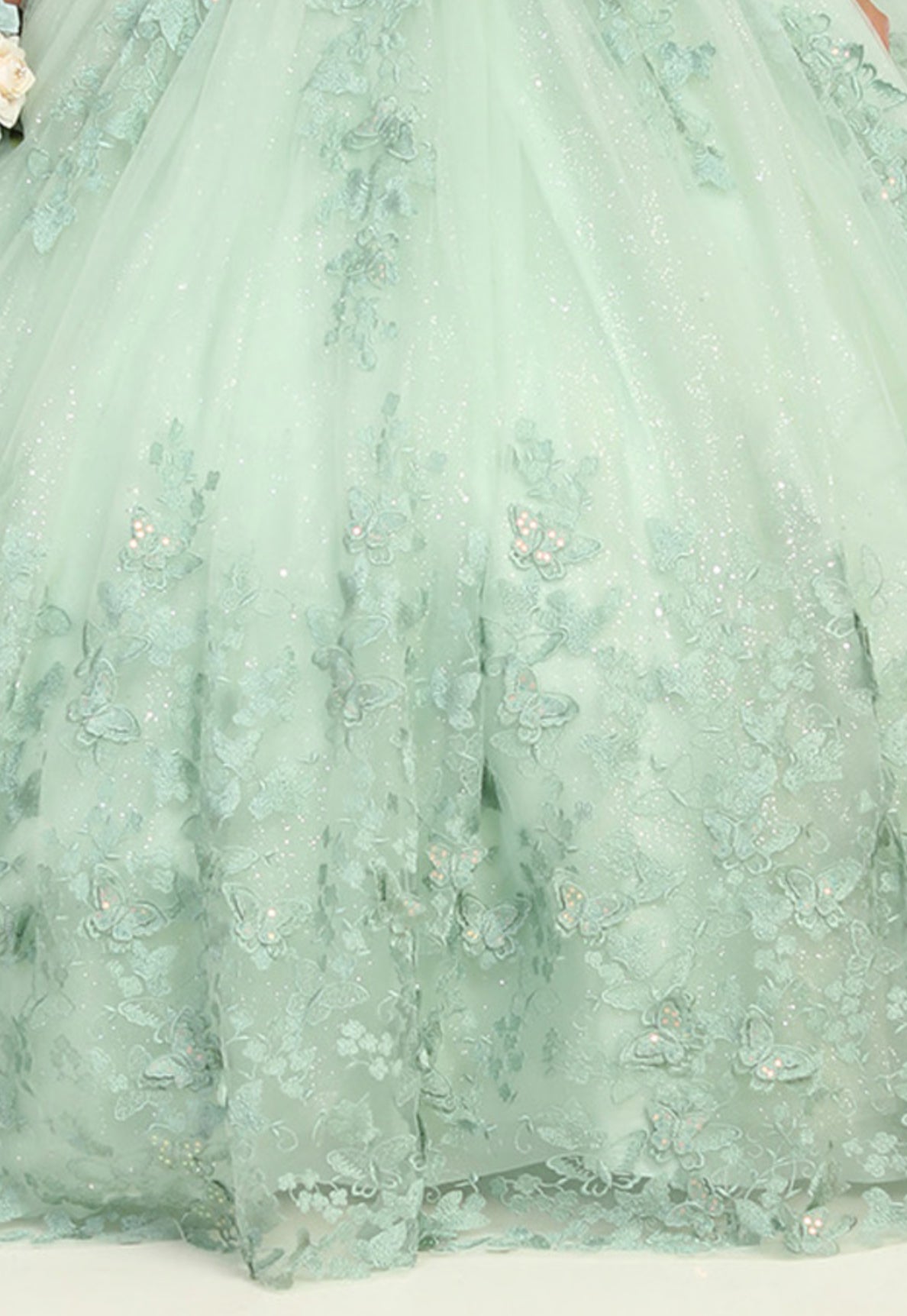 Majestic Grace Quinquennia Gown Quinceanera dress Luxurious Weddings