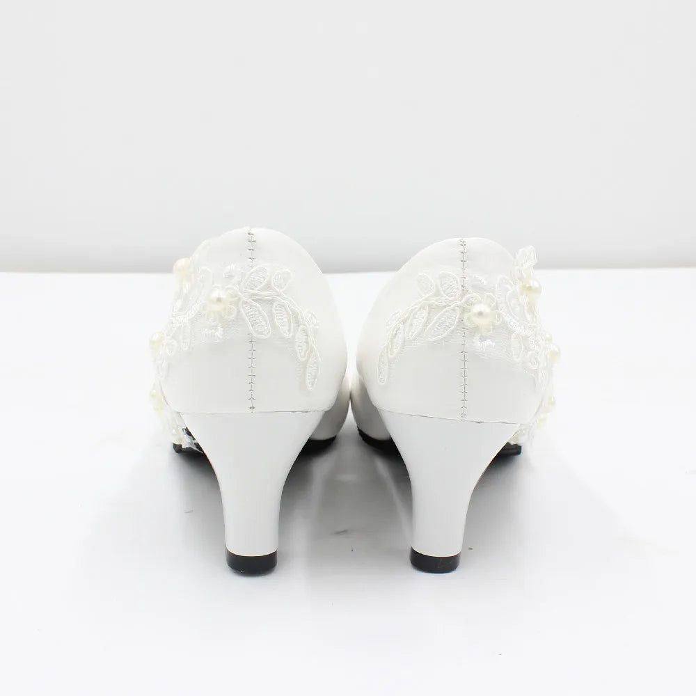 White Lace Wedding Shoes, 4 Sizes Bridal flats Luxurious Weddings
