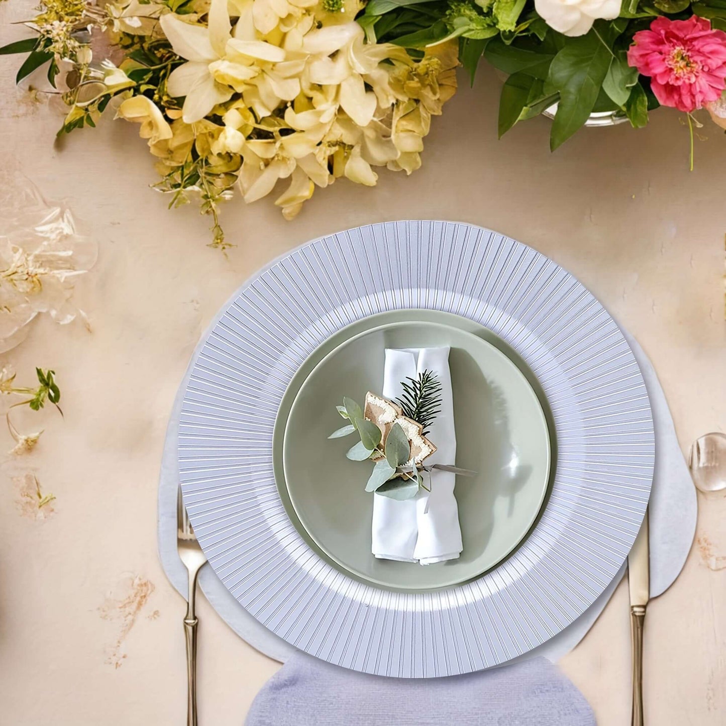 50 Silvery & Golden Charger Plates for Exquisite Table Tableware Luxurious Weddings