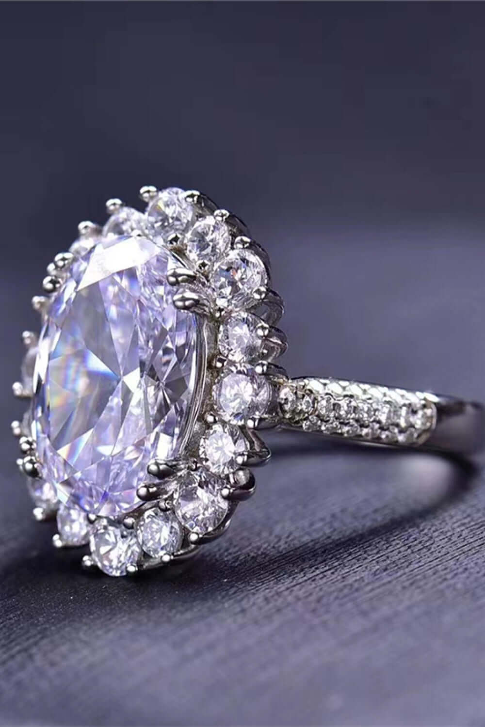 8 Carat Oval Moissanite Ring Ring Luxurious Weddings