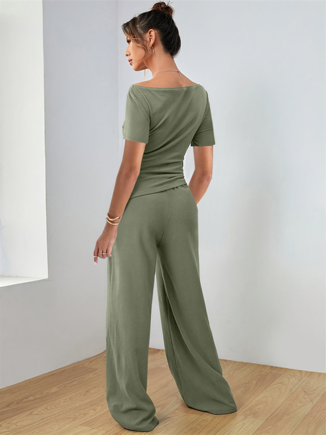 Round Neck Short Sleeve T-Shirt and Pants Set Matching Sets Luxurious Weddings