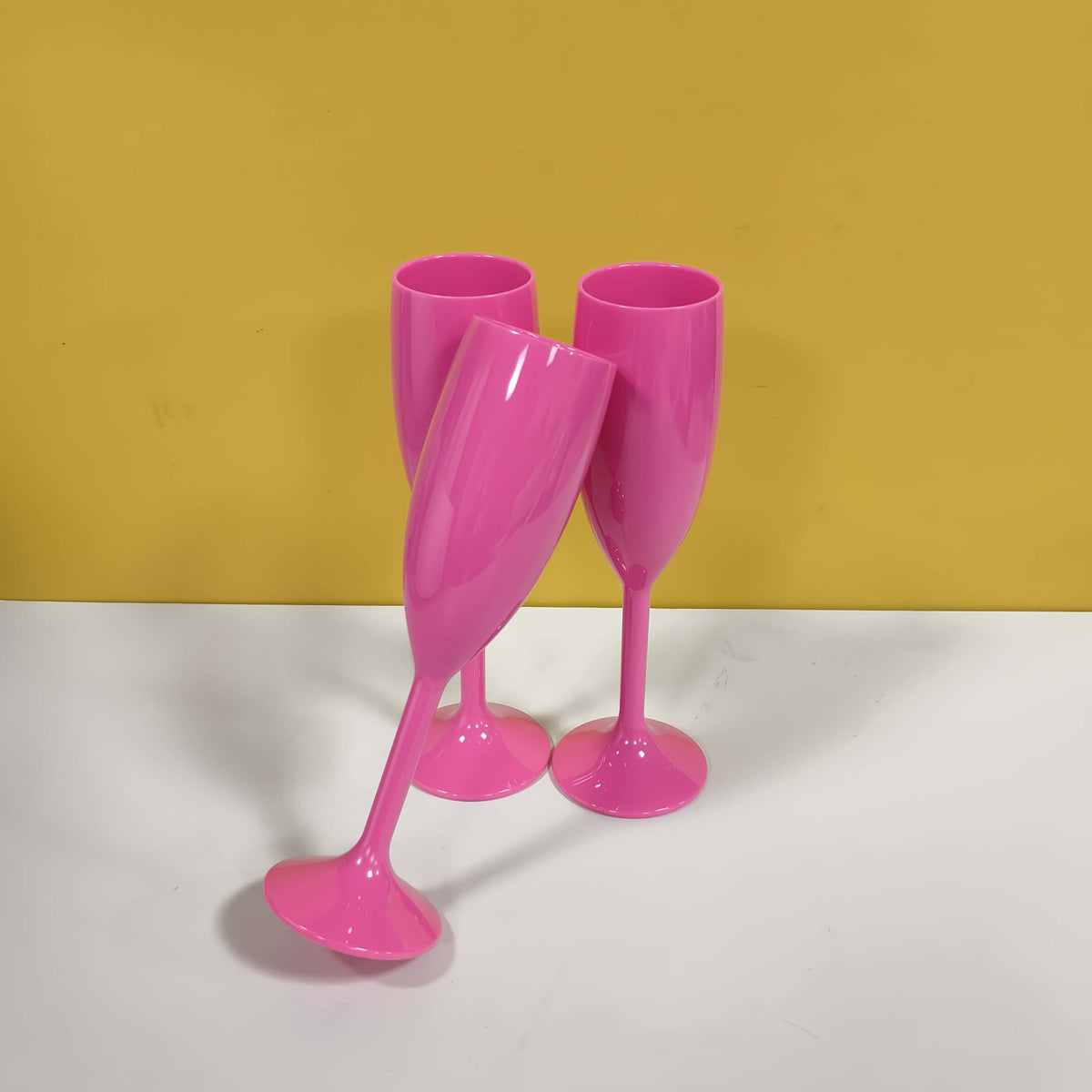 Elegant Stemmed Plastic Champagne Glasses Set Drinkware Luxurious Weddings