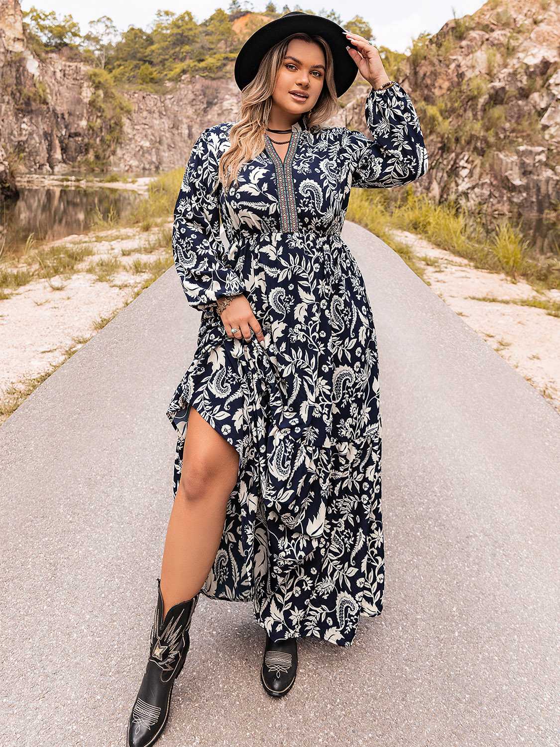Plus Size Long Sleeve Maxi Dress Plus size dress Luxurious Weddings
