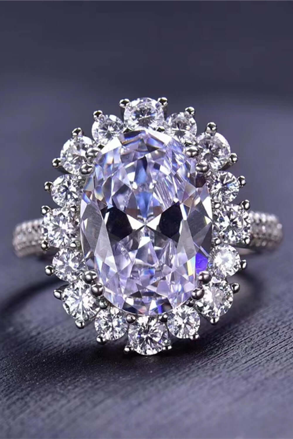 8 Carat Oval Moissanite Ring Ring Luxurious Weddings