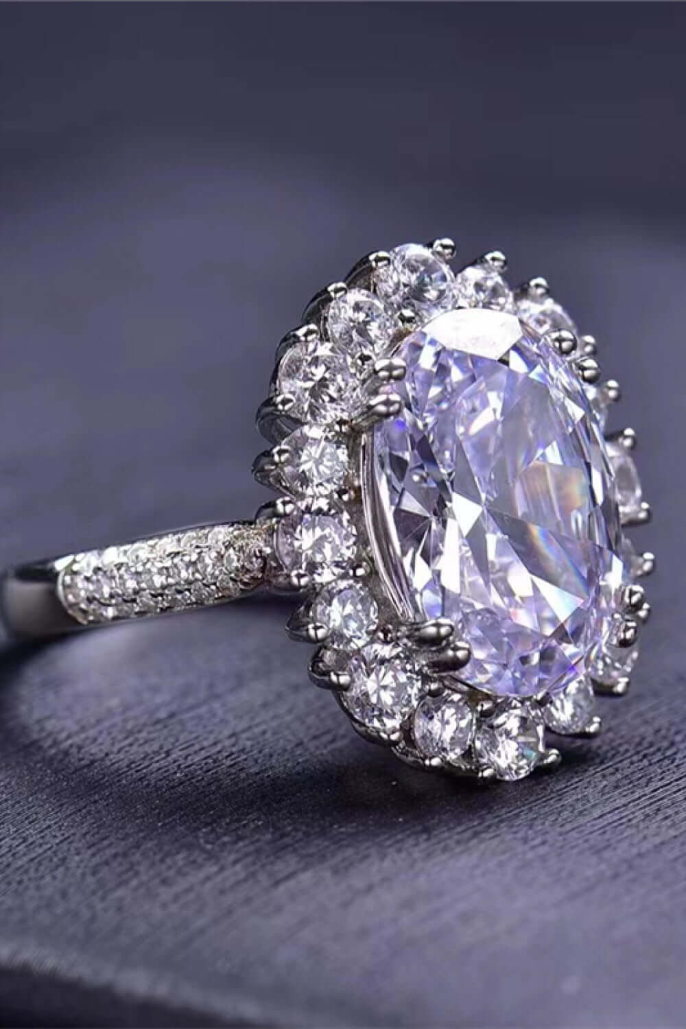 8 Carat Oval Moissanite Ring Ring Luxurious Weddings
