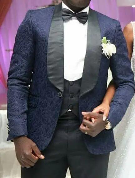 Men’s Suits Gold and Navy Blue Pattern Groom Tuxedos Mens Suits Luxurious Weddings