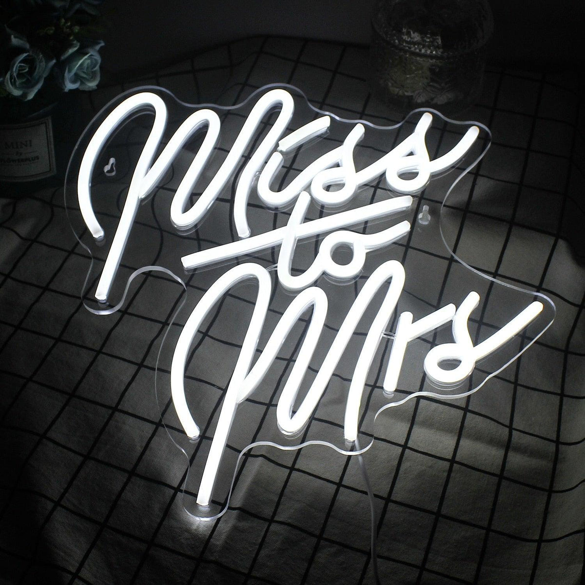 Neon Led Miss To Mrs - Luxurious Weddings