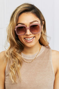 Square Metal-Plastic Hybrid Temple Sunglasses sunglasses Luxurious Weddings