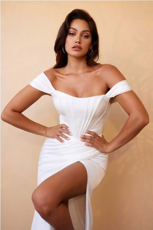 Elegant Strapless Bridal Gown with Boning Strapless Gown Luxurious Weddings