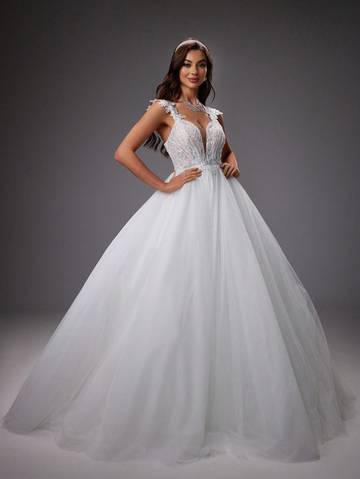V-Neck Embroidered Flower Glamorous Wedding Dress Wedding Dresses Luxurious Weddings