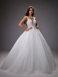 V-Neck Embroidered Flower Glamorous Wedding Dress Wedding Dresses Luxurious Weddings