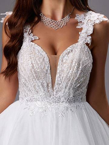 V-Neck Embroidered Flower Glamorous Wedding Dress Wedding Dresses Luxurious Weddings