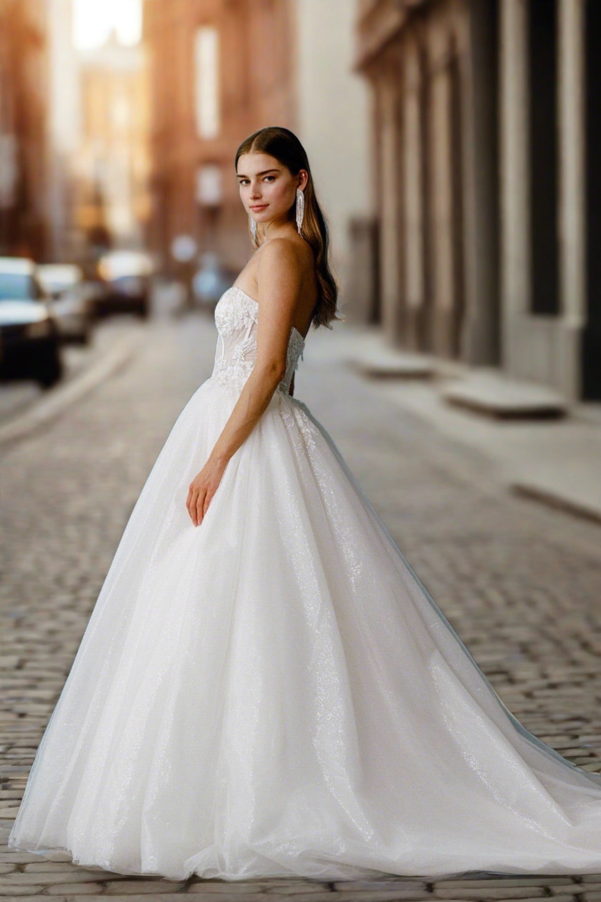 STRAPLESS, SWEETHEART, CORSET, BALLGOWN Strapless Gown Luxurious Weddings