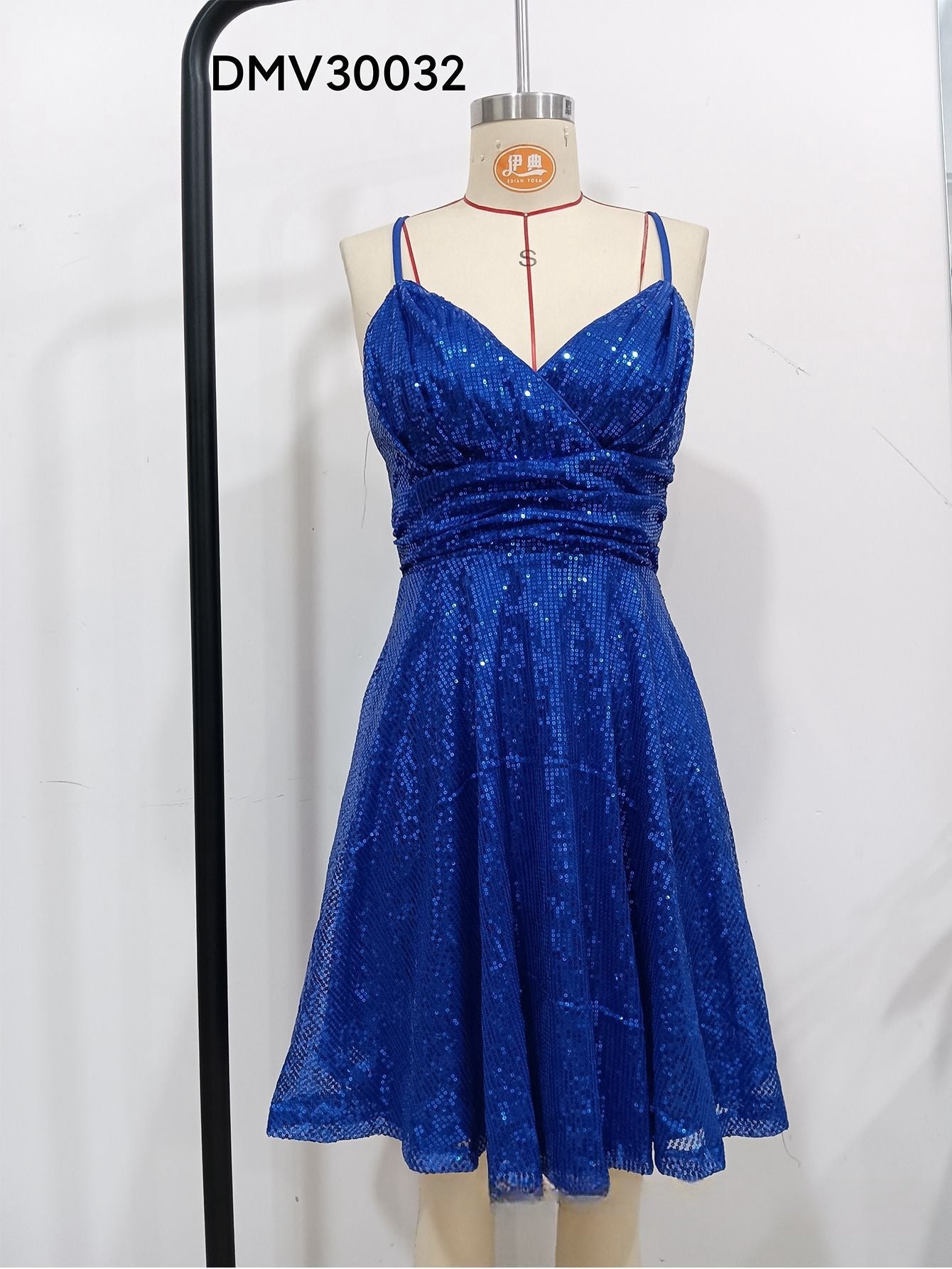 Autumn And Winter Sequined Dress Pleated Cross Strap Vacation Style Dress Summer Dress Luxurious Weddings