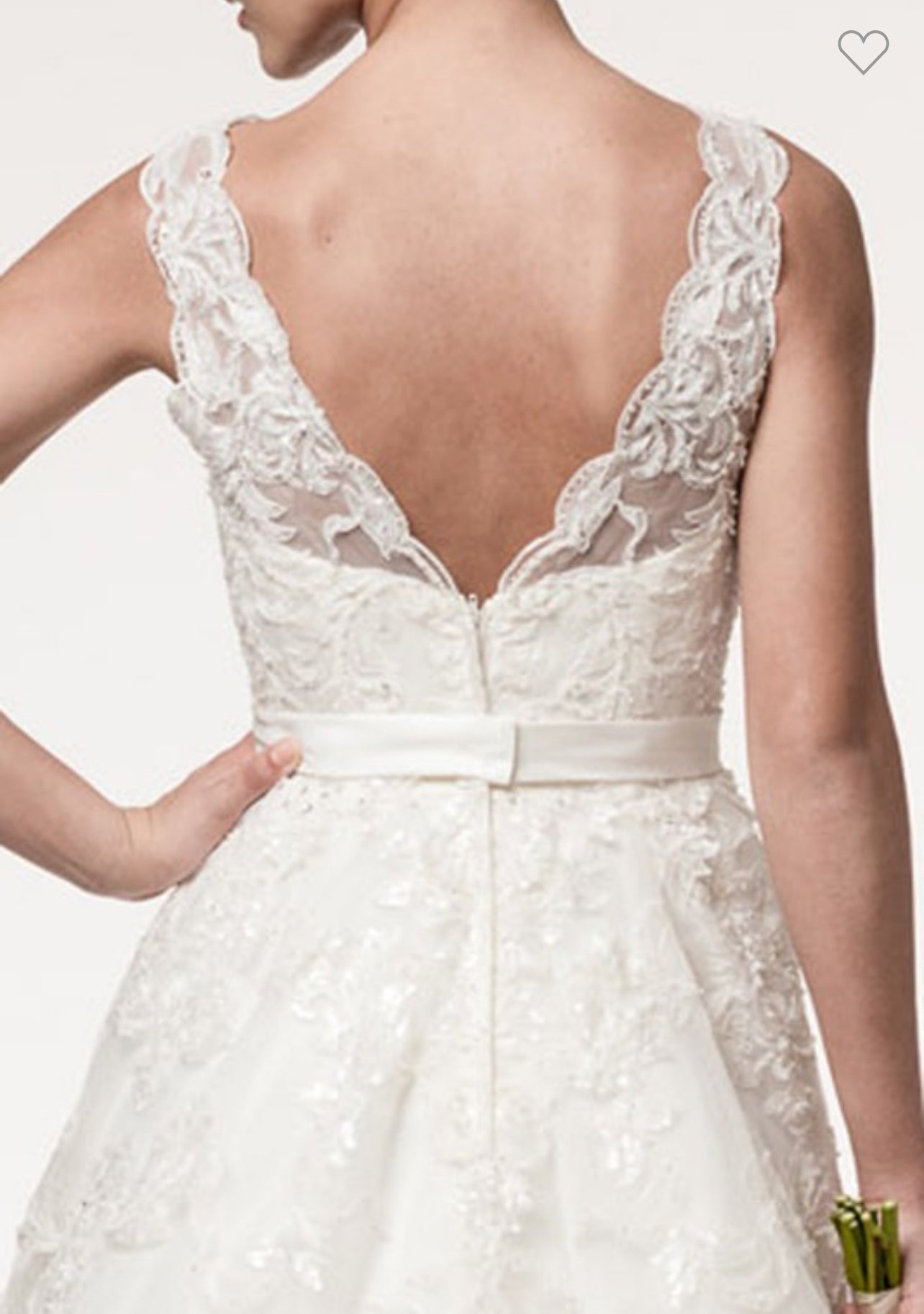 Sleeveless Scoop Neck Bridal gown Luxurious Weddings