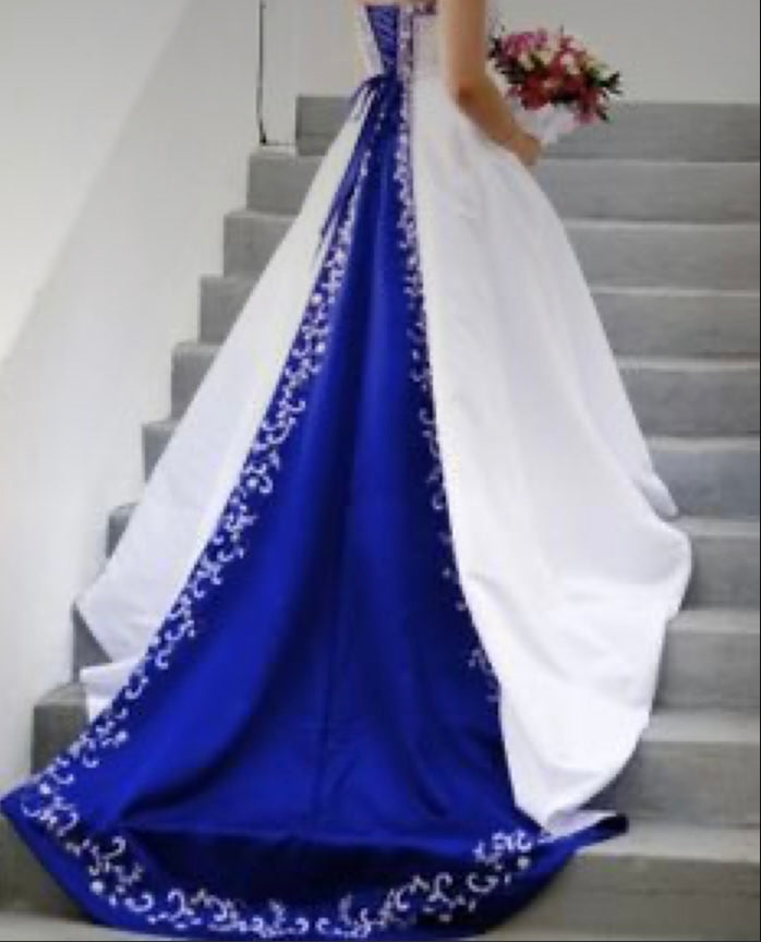Vintage Strapless lace up Corset Beaded Embroidery Bridal Gown Wedding Dress Luxurious Weddings