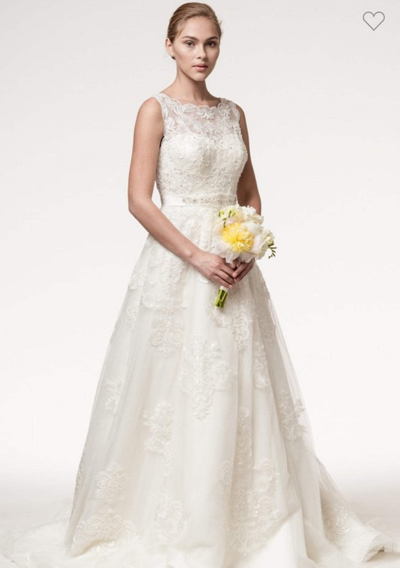 Sleeveless Scoop Neck Bridal gown Luxurious Weddings