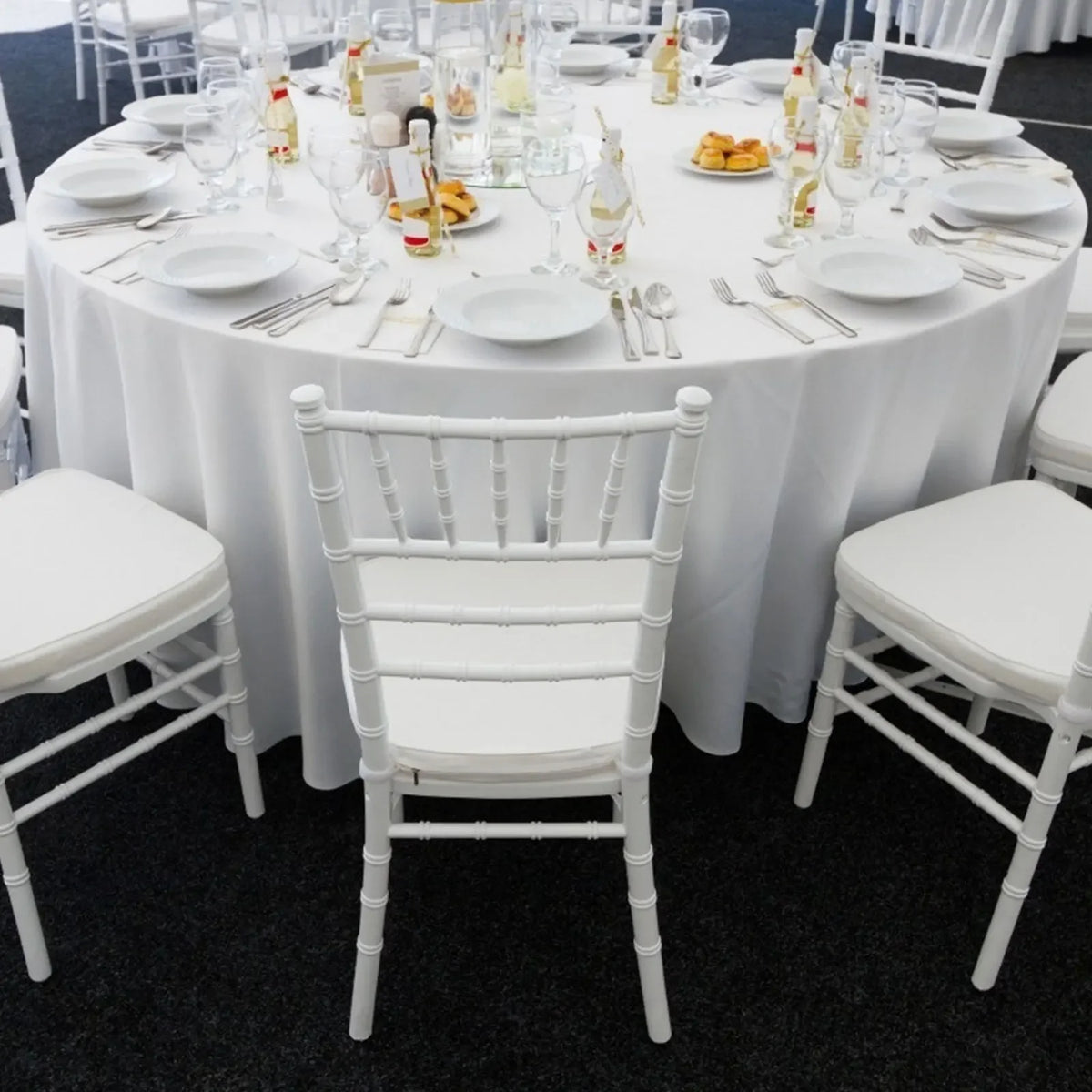 White Round Satin Tablecloths Tablecloth Luxurious Weddings