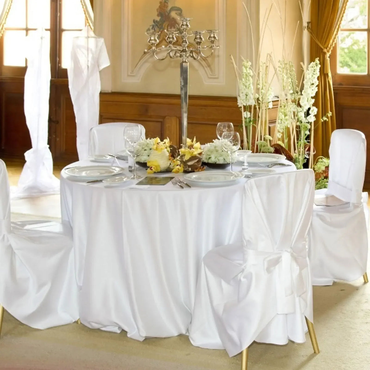 White Round Satin Tablecloths Tablecloth Luxurious Weddings
