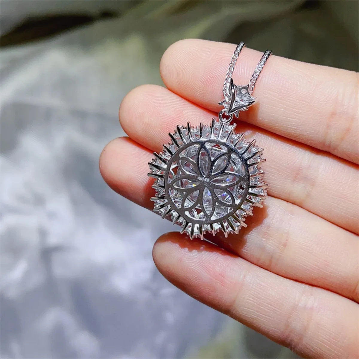 10 Carat Moissanite 925 Sterling Silver Necklace Necklace Luxurious Weddings